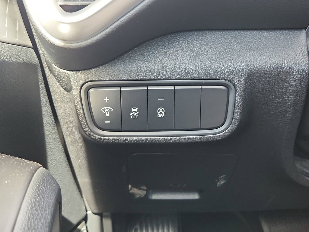 Certified 2025 Kia Soul LX image 22