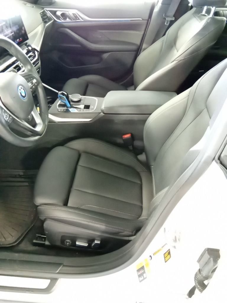 Used 2023 BMW i4 eDrive35 w/ Premium Package image 10