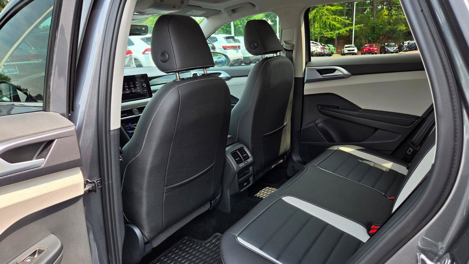 Certified 2025 Volkswagen Taos SEL AWD/4WD image 47