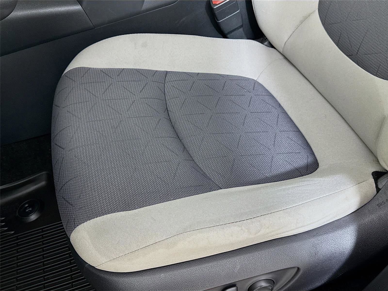 Used 2019 Toyota RAV4 XLE image 21