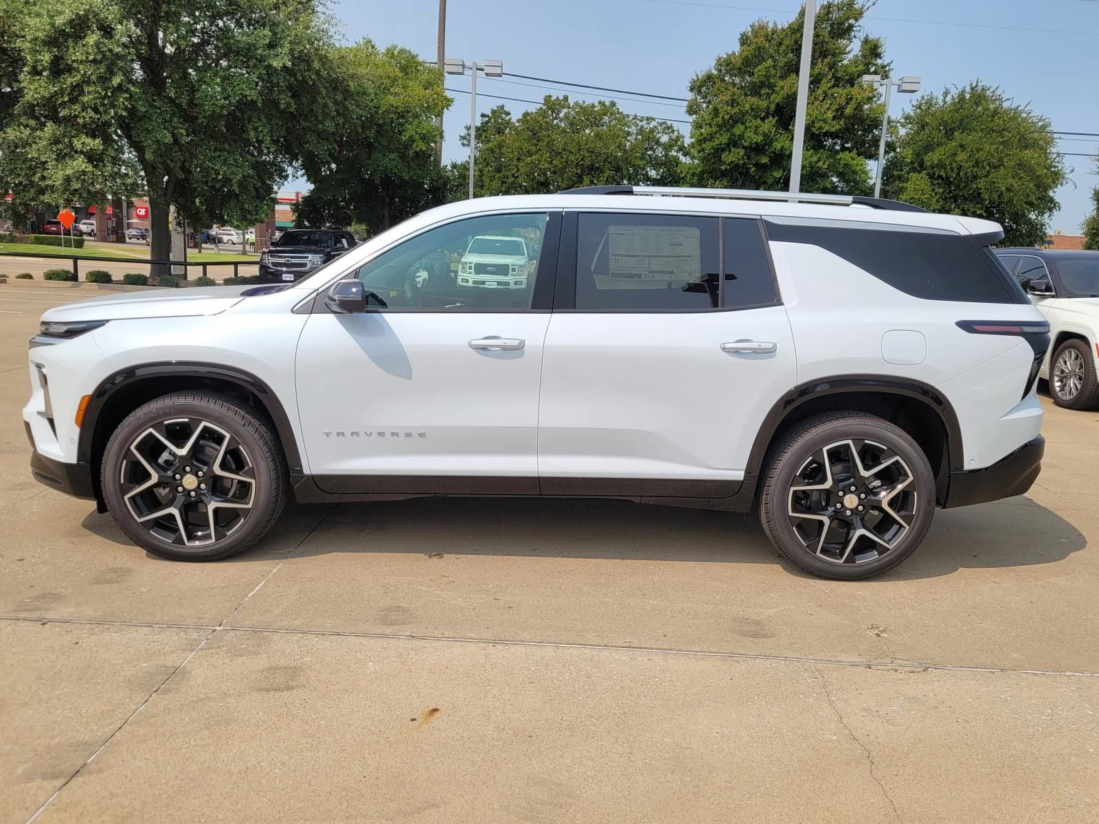 New 2026 Chevrolet Traverse High Country FWD image 2