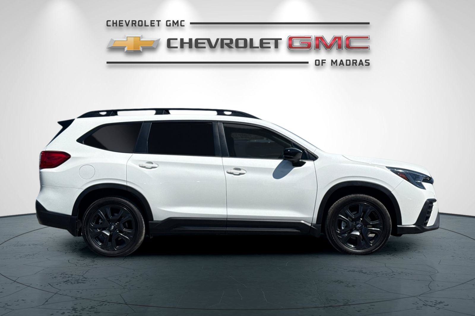 Used 2024 Subaru Ascent Onyx Edition AWD/4WD image 2