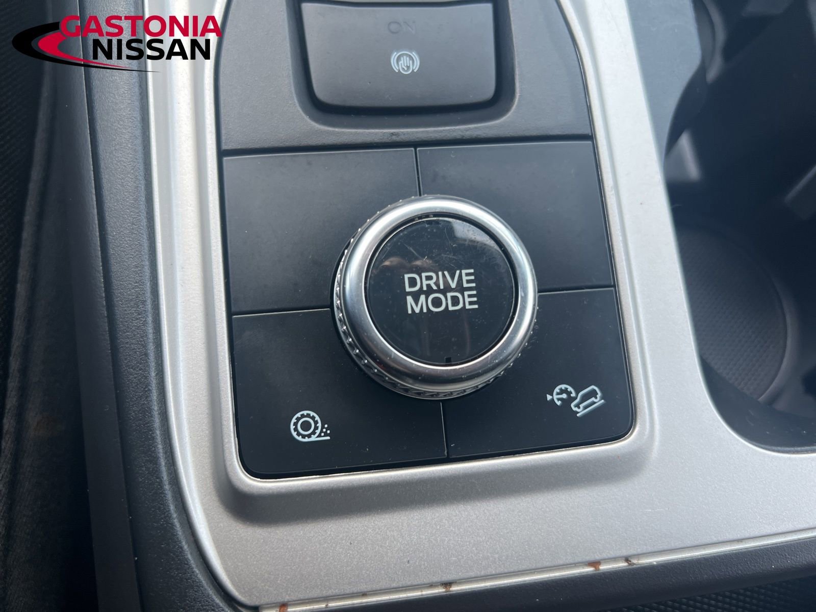 Used 2022 Ford Explorer XLT image 42