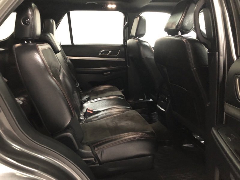 Used 2018 Ford Explorer XLT w/ Equipment Group 202A image 11