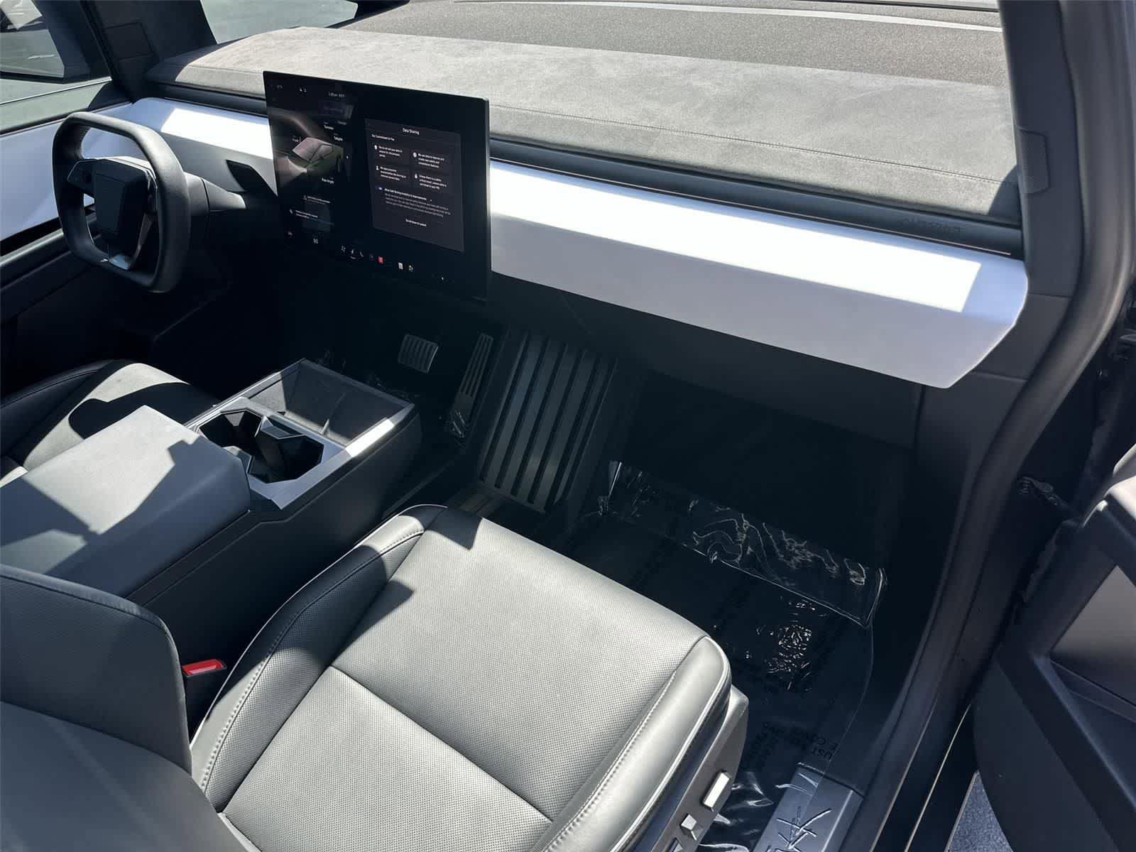 Used 2024 Tesla Cybertruck Cyberbeast AWD/4WD image 13