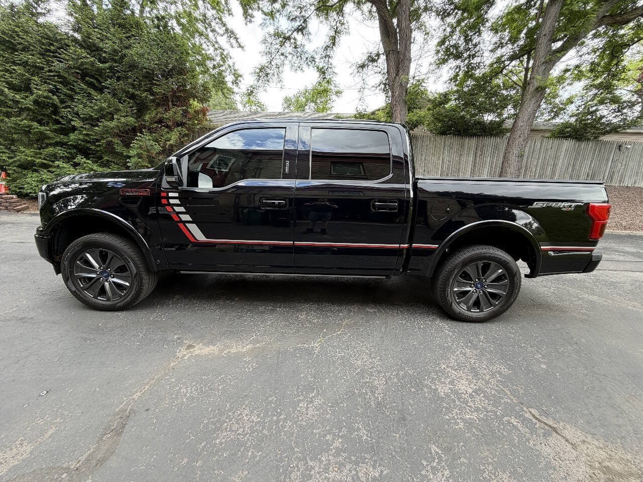 Used 2018 Ford F150 Lariat w/ Equipment Group 502A Luxury AWD/4WD image 3