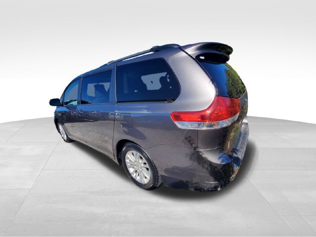 Used 2011 Toyota Sienna XLE FWD image 5