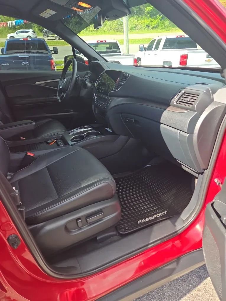 Used 2023 Honda Passport EX-L image 6