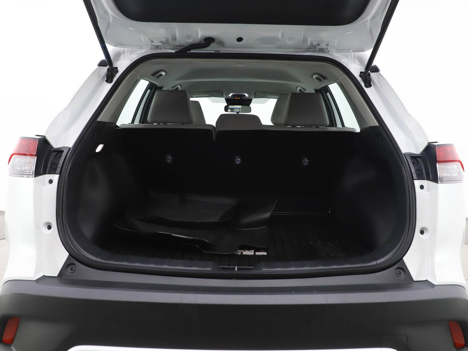 Used 2026 Toyota Corolla Cross L image 16