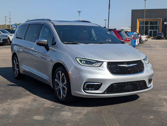 New 2026 Chrysler Pacifica Pinnacle image 2