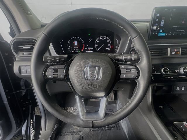 Used 2025 Honda Pilot Touring image 16