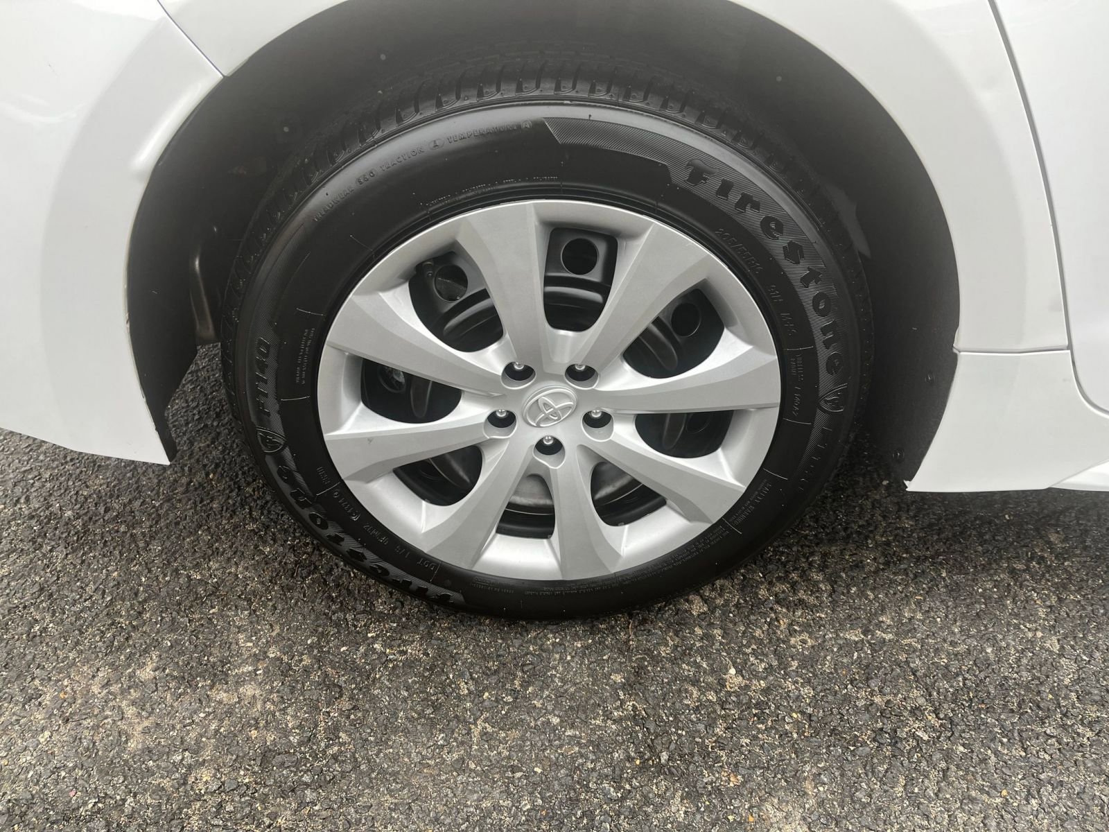 Used 2025 Toyota Corolla LE image 30