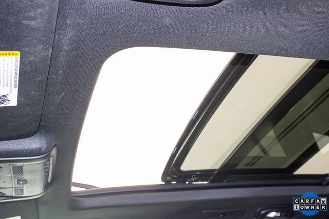 Used 2025 Cadillac XT6 Premium Luxury image 22