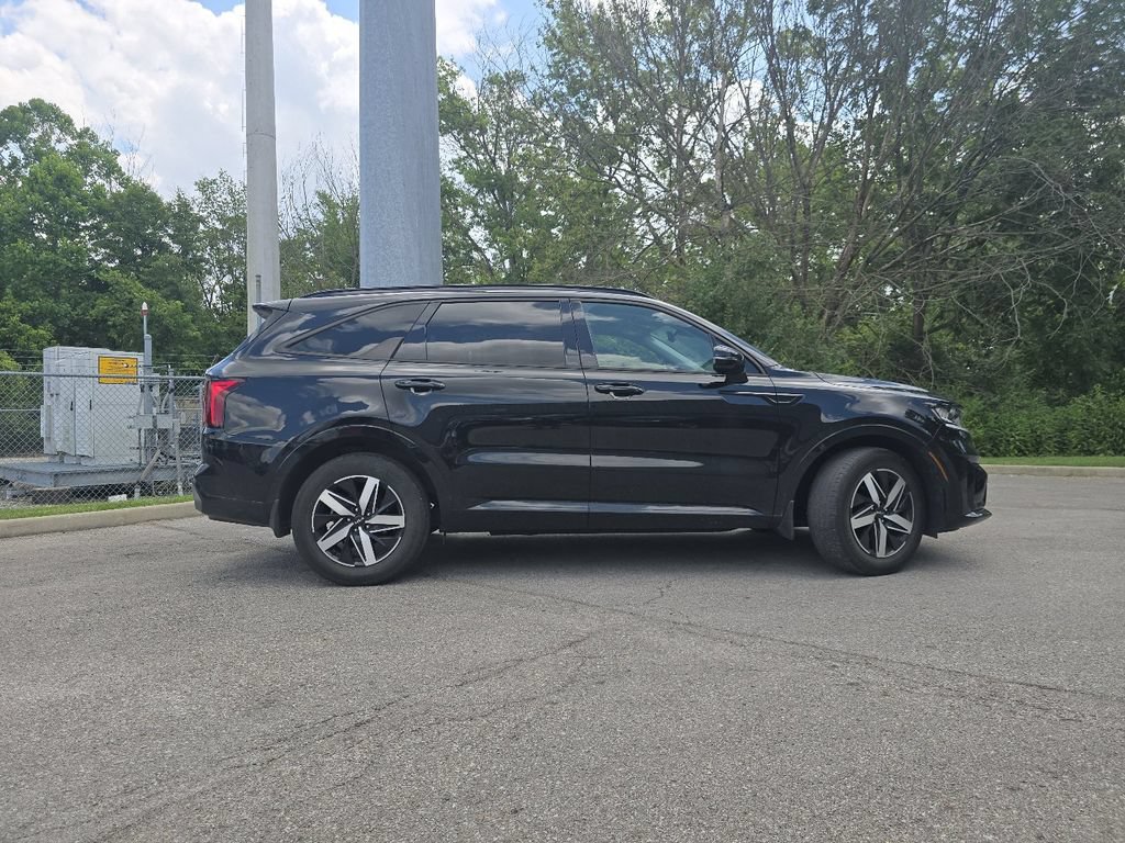 Used 2023 Kia Sorento S w/ Panoramic Sunroof Package FWD image 16