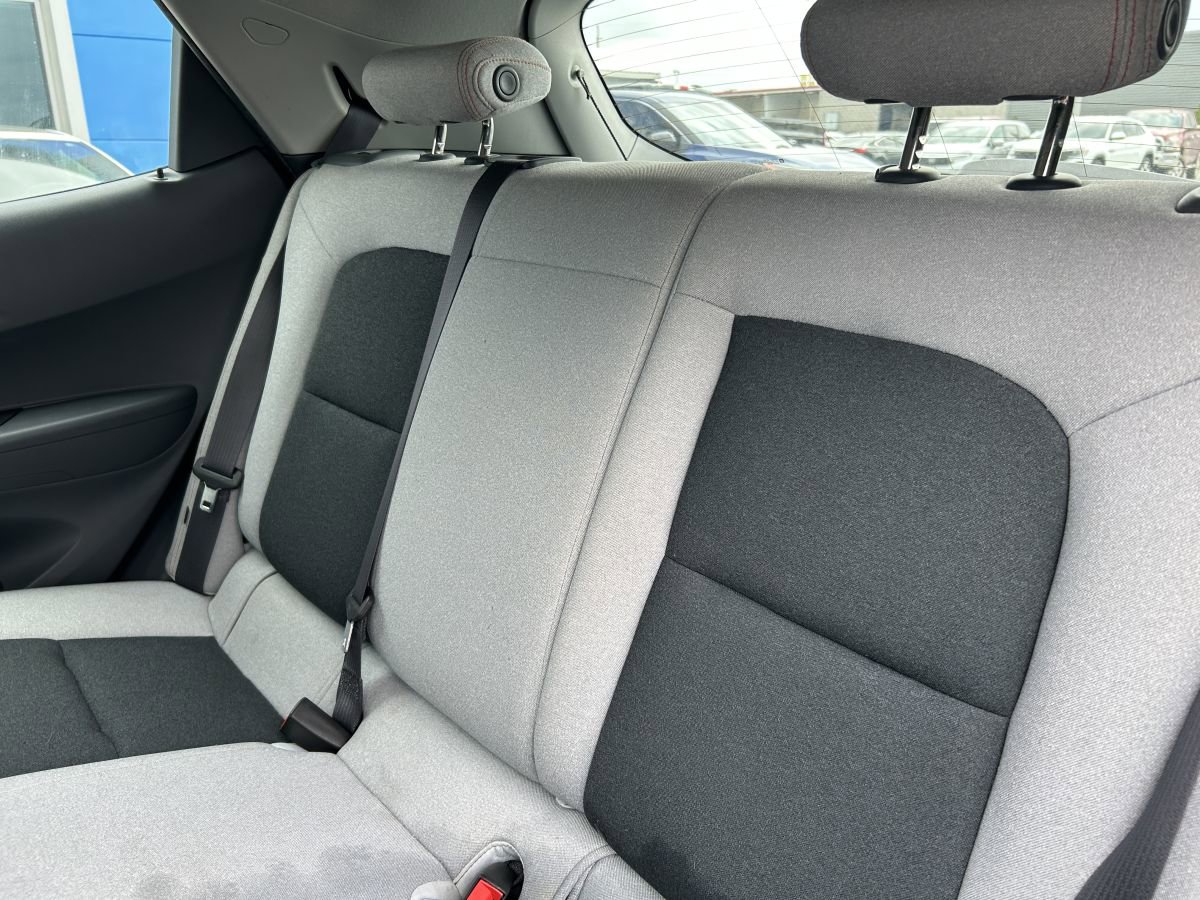 Used 2017 Chevrolet Bolt LT image 8