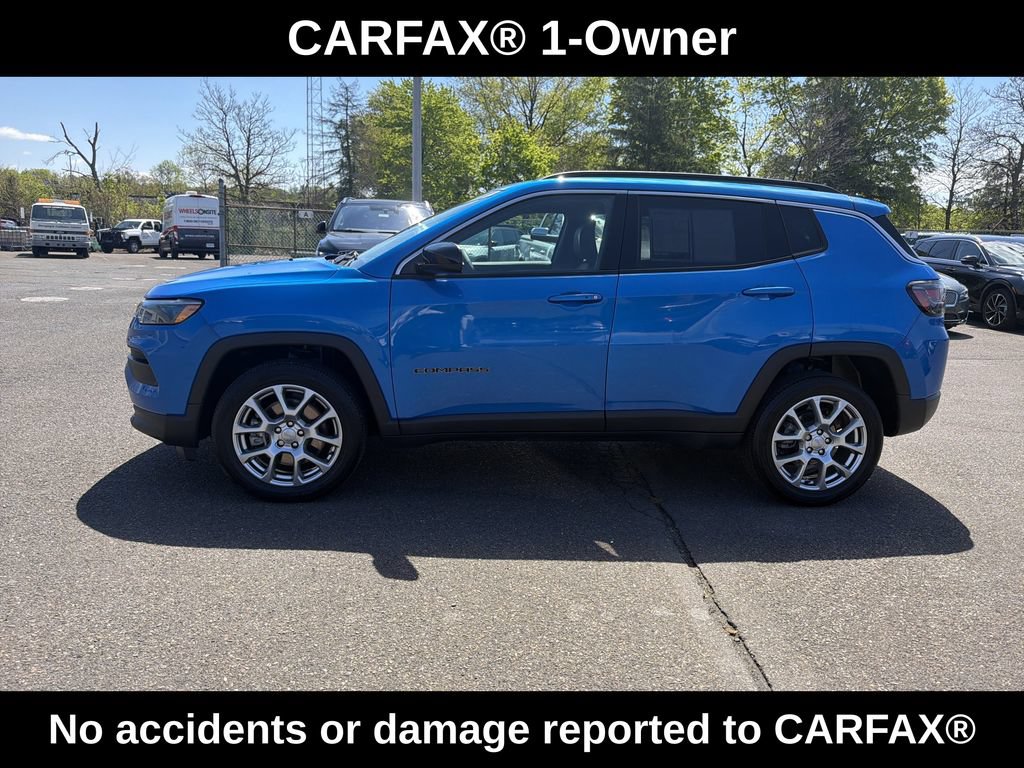 Used 2023 Jeep Compass Latitude w/ Sun and Sound Group AWD/4WD image 3