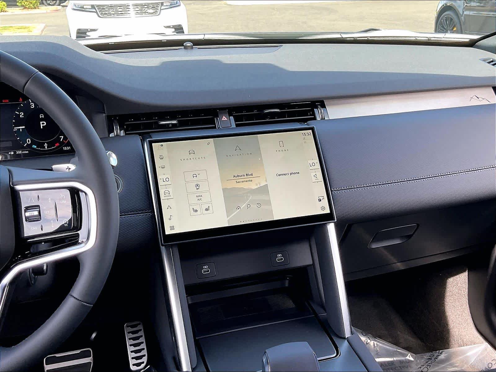 New 2026 Land Rover Discovery Sport Landmark AWD/4WD image 9