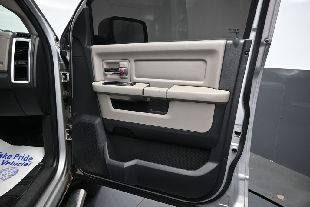 Used 2010 Dodge Ram 1500 Truck SLT w/ SLT Plus D←cor Group AWD/4WD image 16
