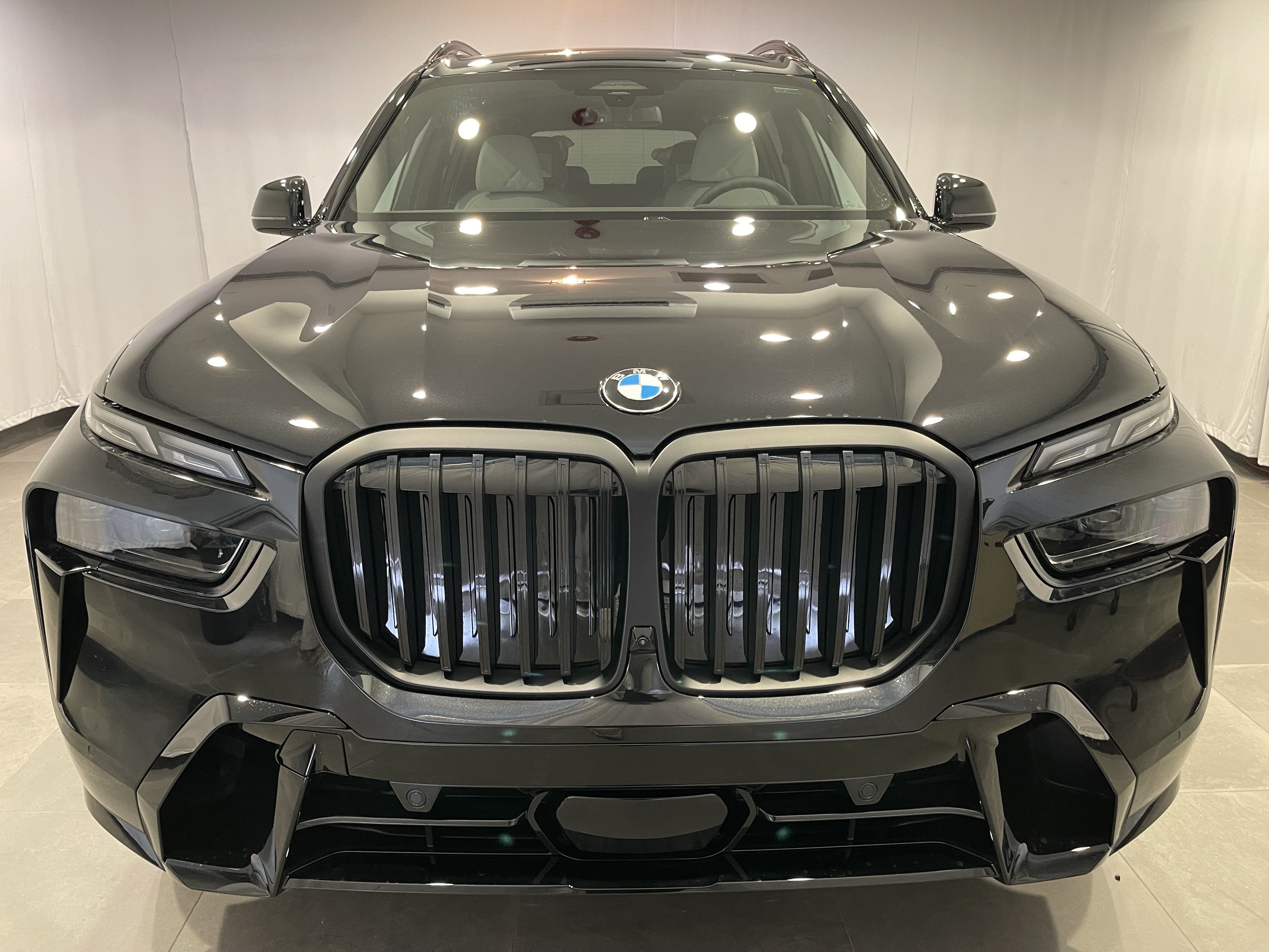New 2027 BMW X7 xDrive40i w/ M Sport Package AWD/4WD image 2