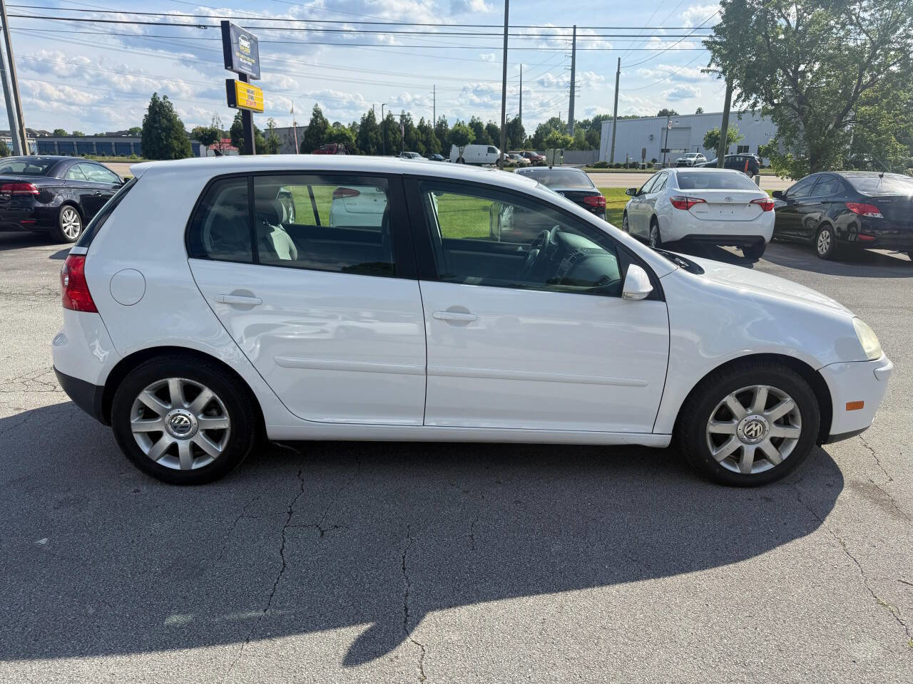 Used 2007 Volkswagen Rabbit 4-Door FWD image 4