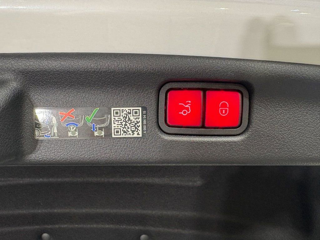 Used 2023 Mercedes-Benz C 43 AMG 4MATIC Sedan image 37