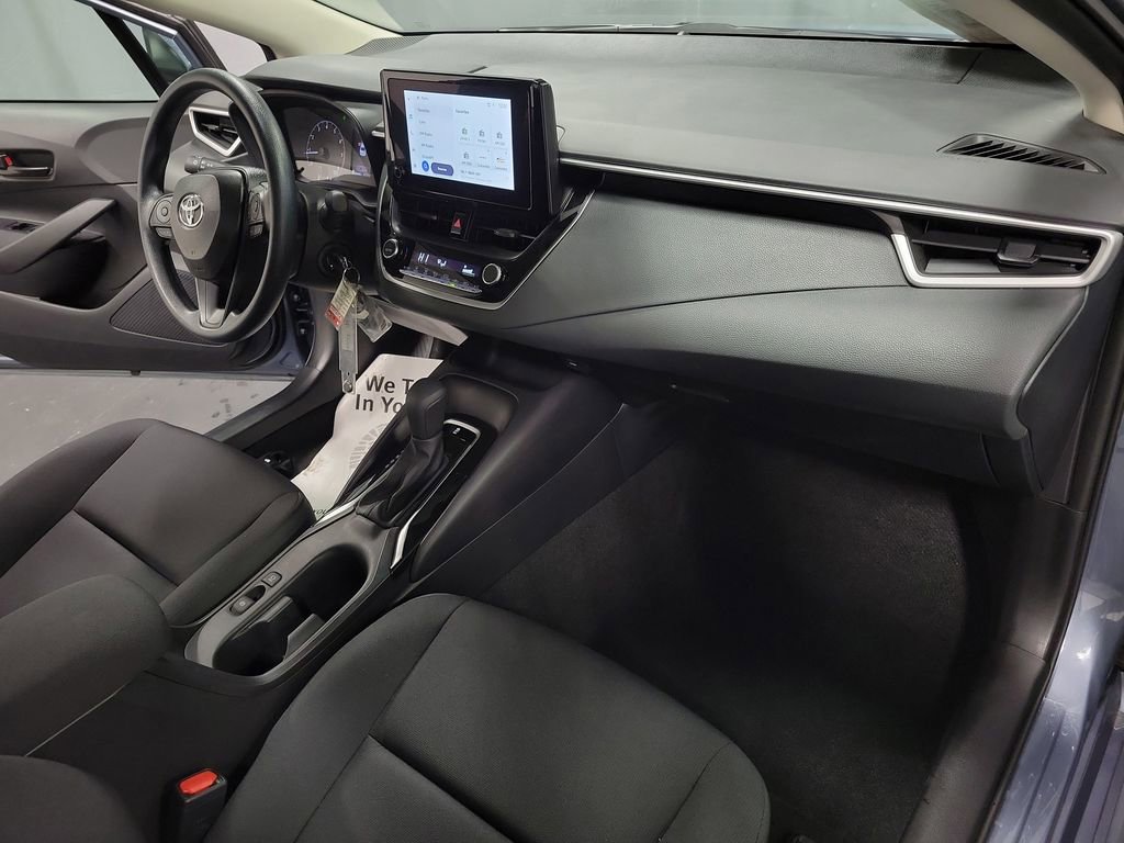 Used 2025 Toyota Corolla LE image 23