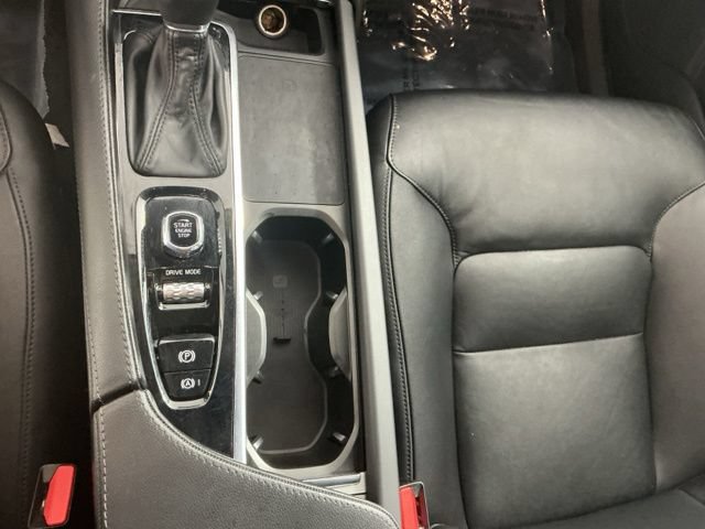 Used 2021 Volvo XC90 T5 Momentum w/ Climate Package AWD/4WD image 29
