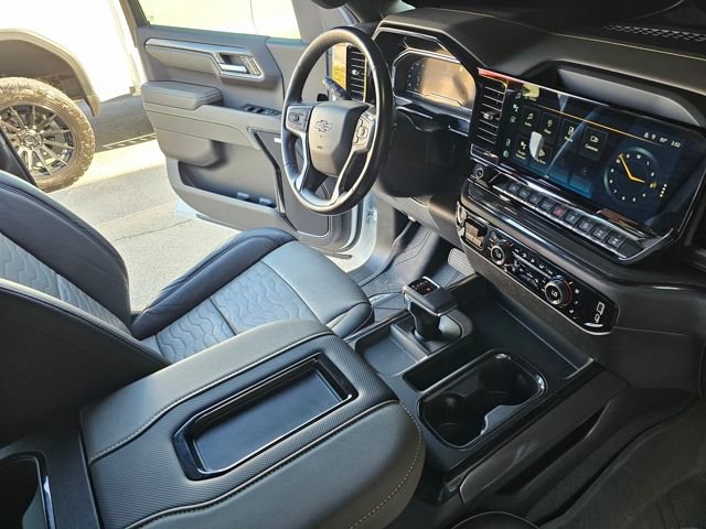 Used 2022 Chevrolet Silverado 1500 ZR2 w/ Technology Package AWD/4WD image 22