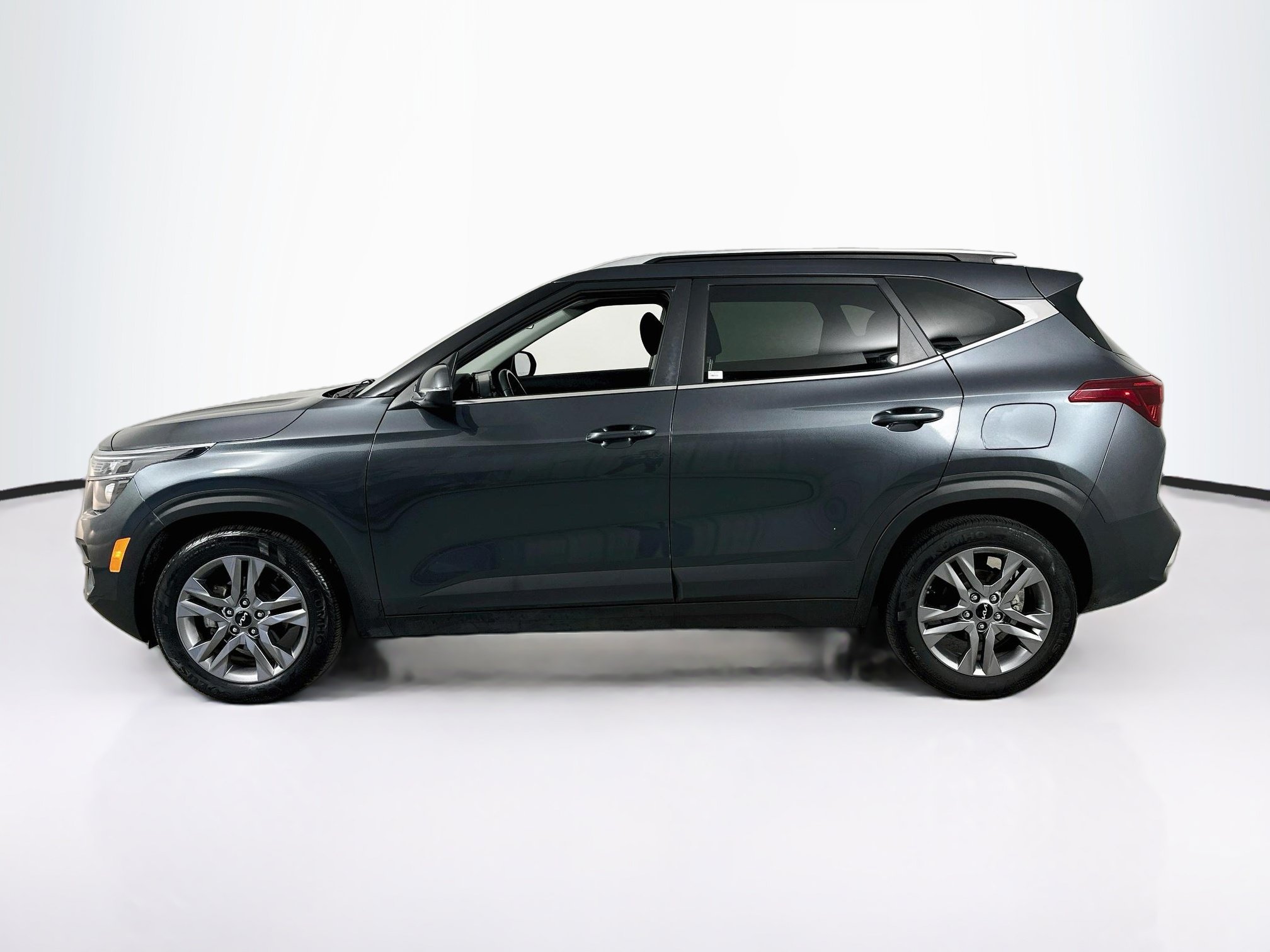 Used 2023 Kia Seltos S FWD image 8