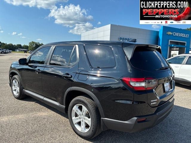 Used 2023 Honda Pilot LX image 4