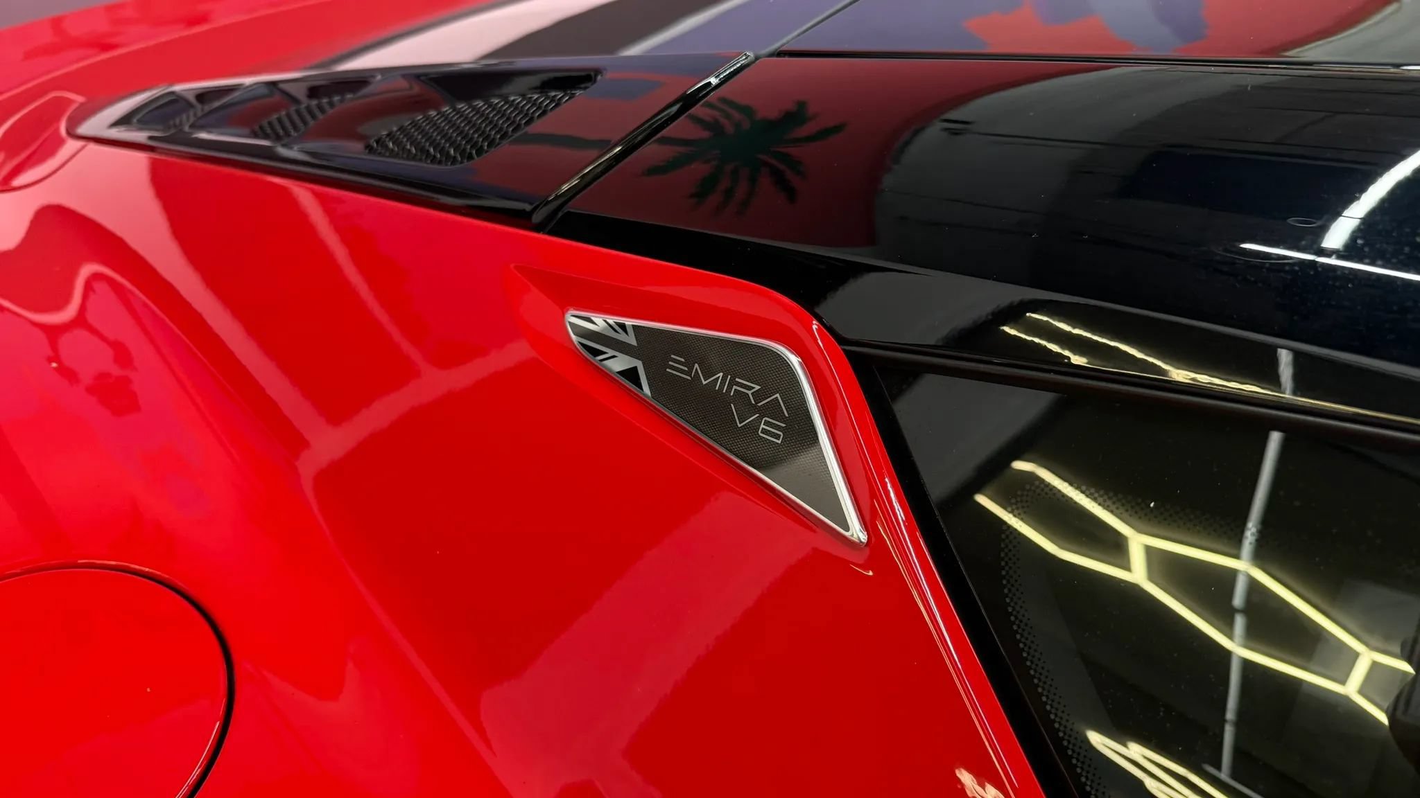 Used 2025 Lotus Emira RWD image 16