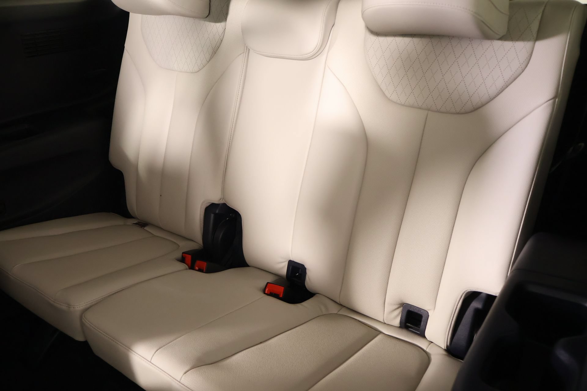 Used 2022 Hyundai Palisade SEL w/ 8P Bench Seat Package FWD image 14