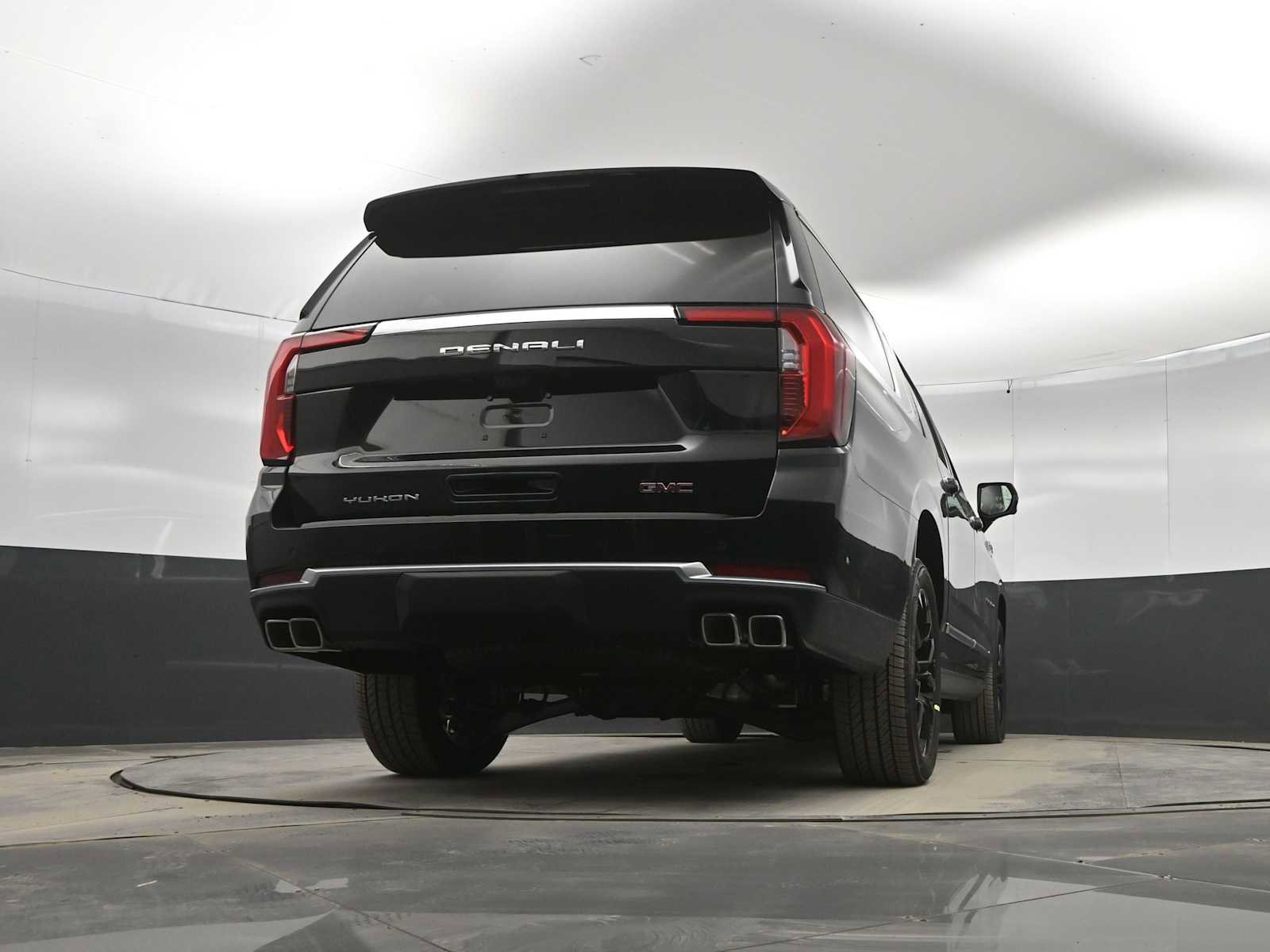 New 2026 GMC Yukon XL Denali w/ Denali Reserve Package image 33