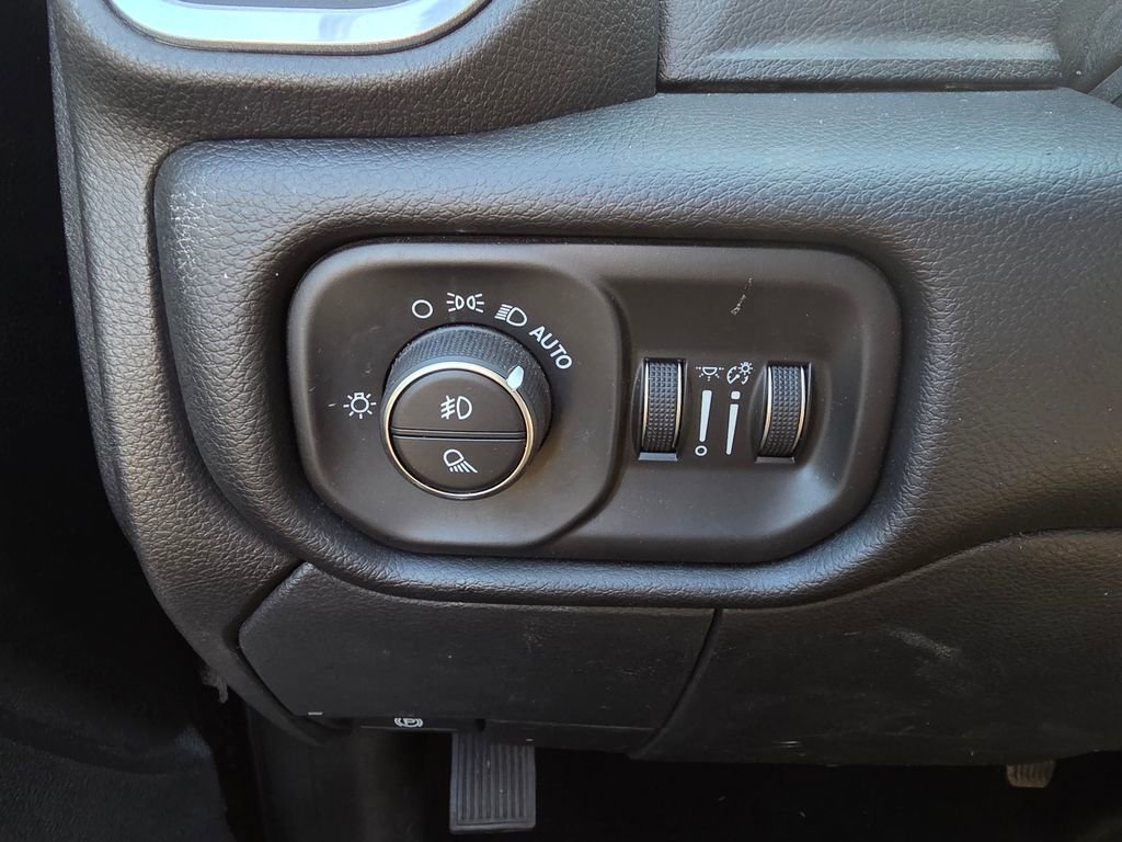 Used 2019 RAM 3500 Laramie image 12