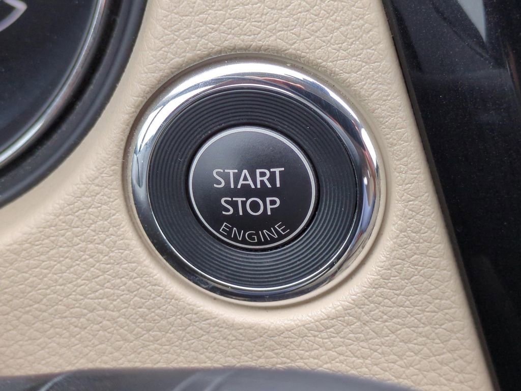 Used 2017 Nissan Rogue SL w/ SL Premium Package image 25