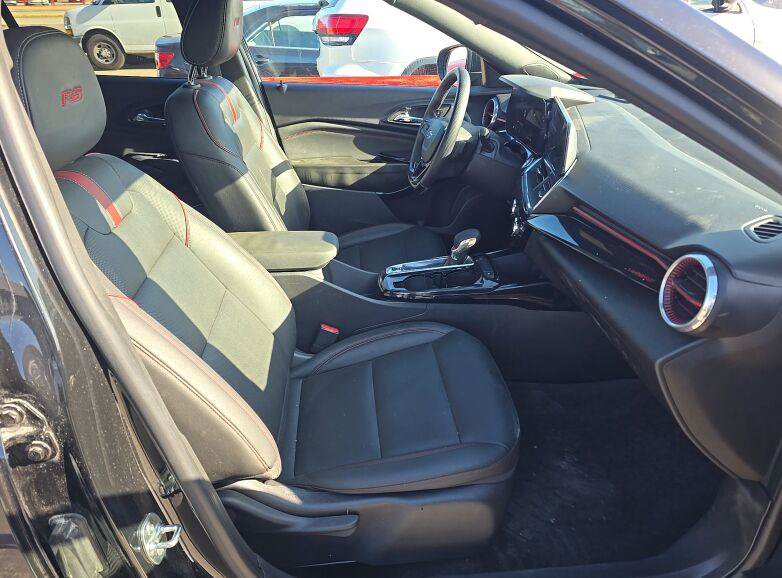 Used 2025 Chevrolet Trax RS w/ Driver Confidence Package FWD image 8