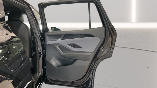 New 2026 Volkswagen Tiguan SE R-Line AWD/4WD image 33