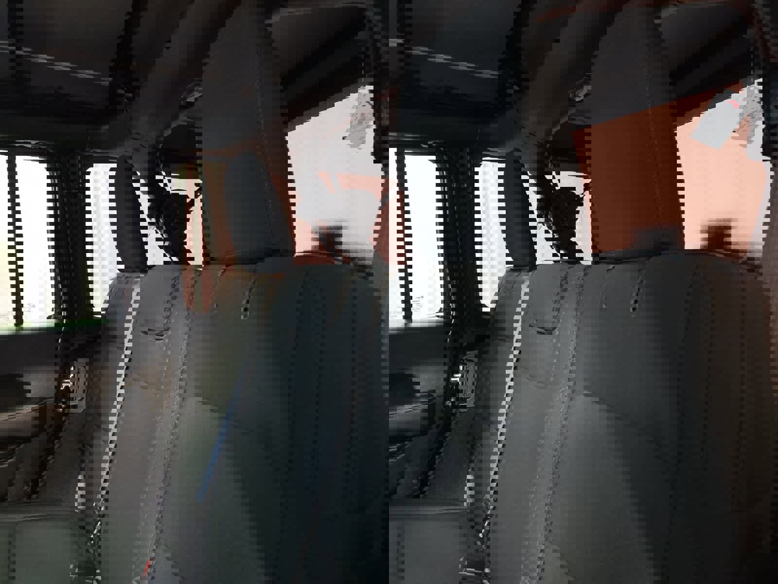 Used 2022 Jeep Wrangler Unlimited Sahara image 12