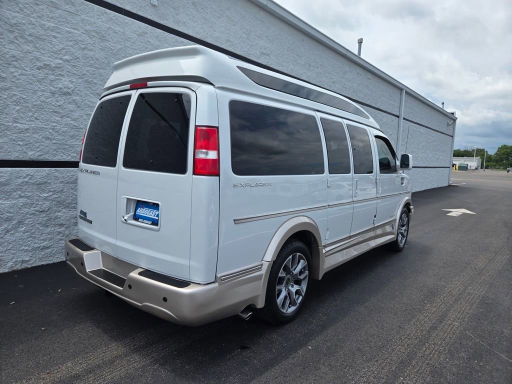 Used 2022 Chevrolet Express 2500 w/ Enhanced Convenience Package image 3