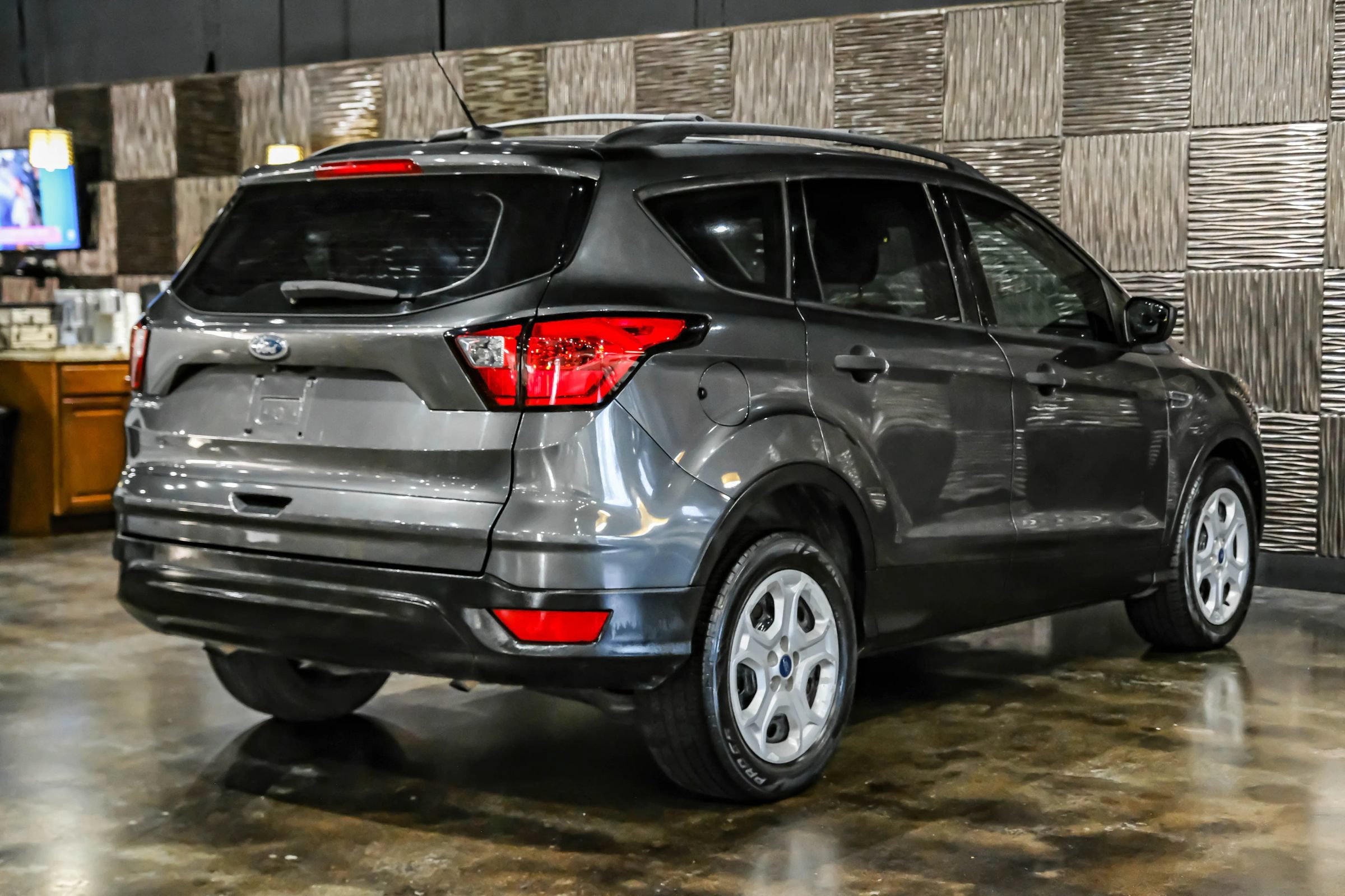 Used 2019 Ford Escape S FWD image 8