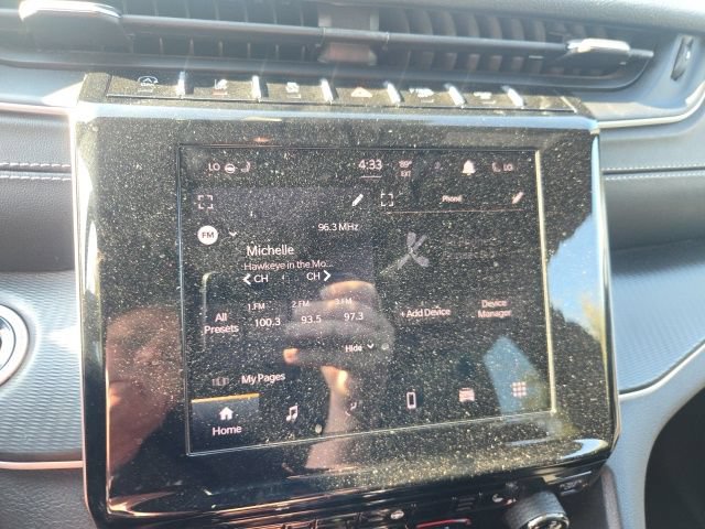 Used 2023 Jeep Grand Cherokee Altitude RWD image 10