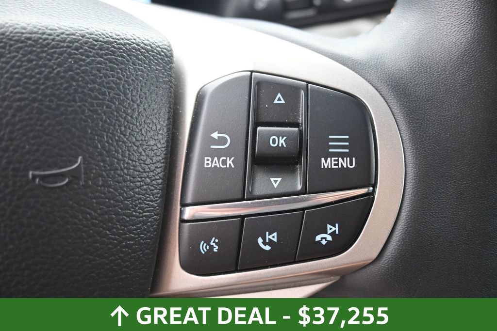 Used 2025 Ford Explorer Active w/ Active Comfort Package AWD/4WD image 29