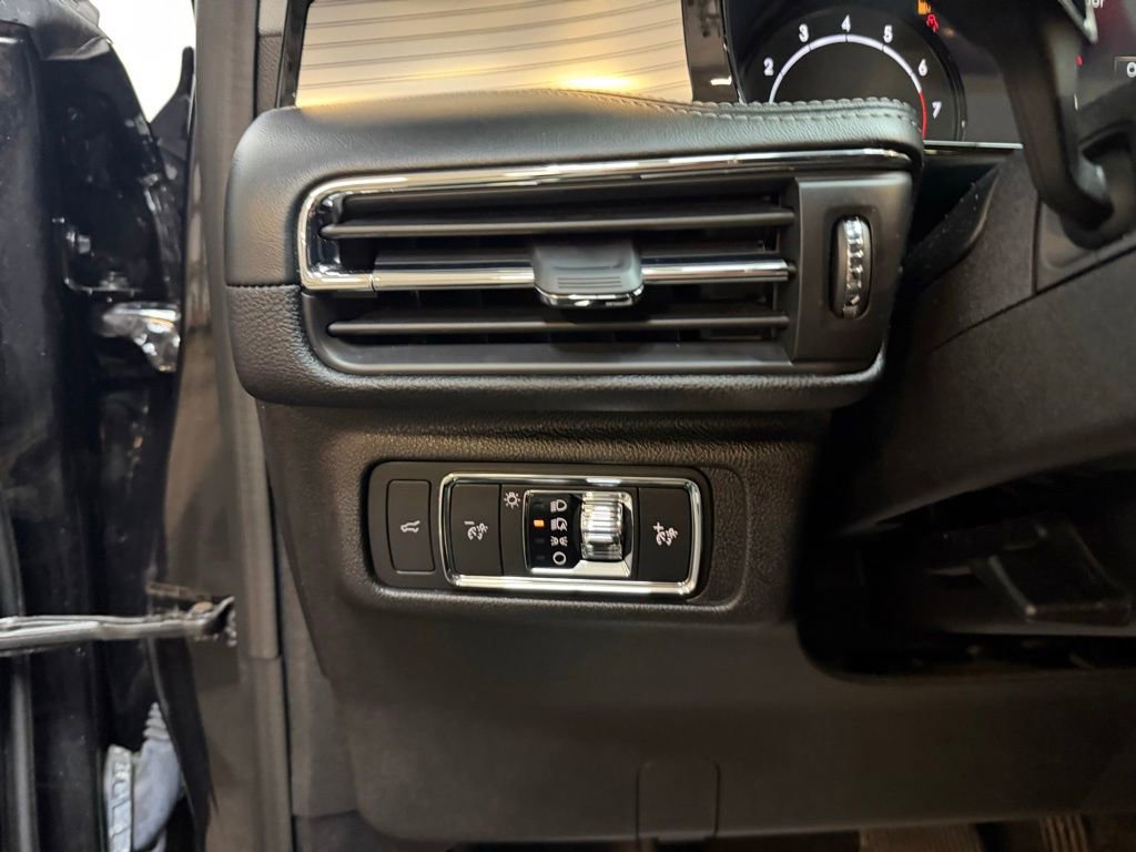 Used 2022 Lincoln Corsair AWD w/ Premium Package image 25