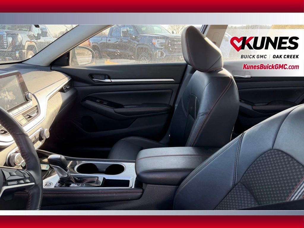 Used 2025 Nissan Altima 2.5 SR image 8