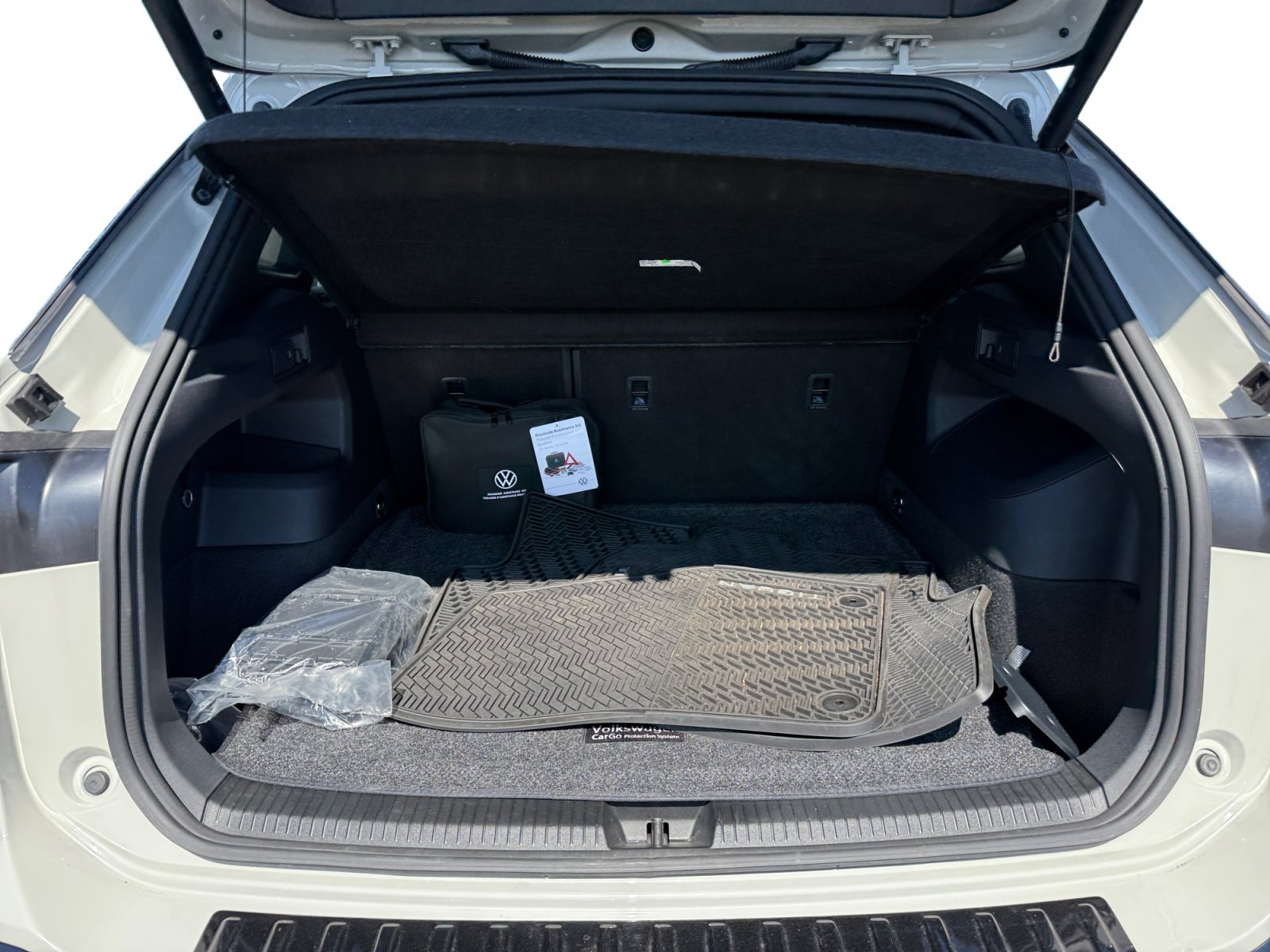 Certified 2025 Volkswagen Tiguan SEL R-Line AWD/4WD image 17