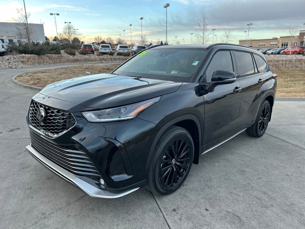 Used 2026 Toyota Highlander XSE image 3