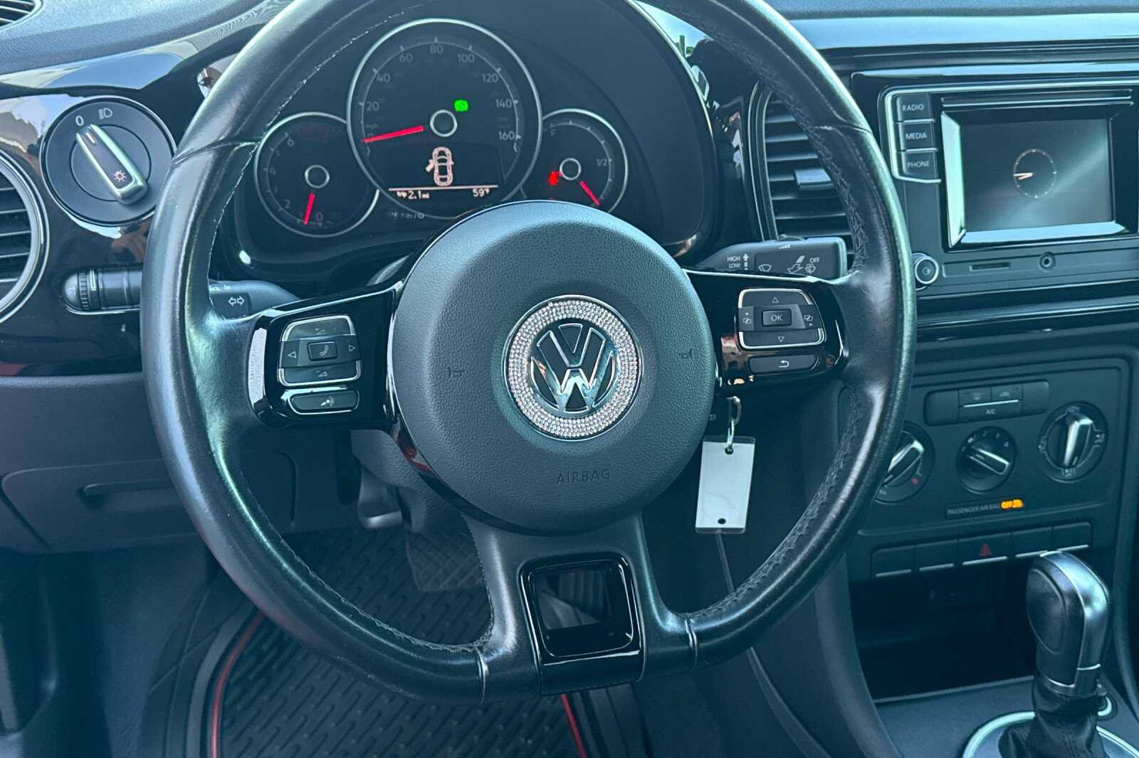 Used 2019 Volkswagen Beetle 2.0T S FWD image 14