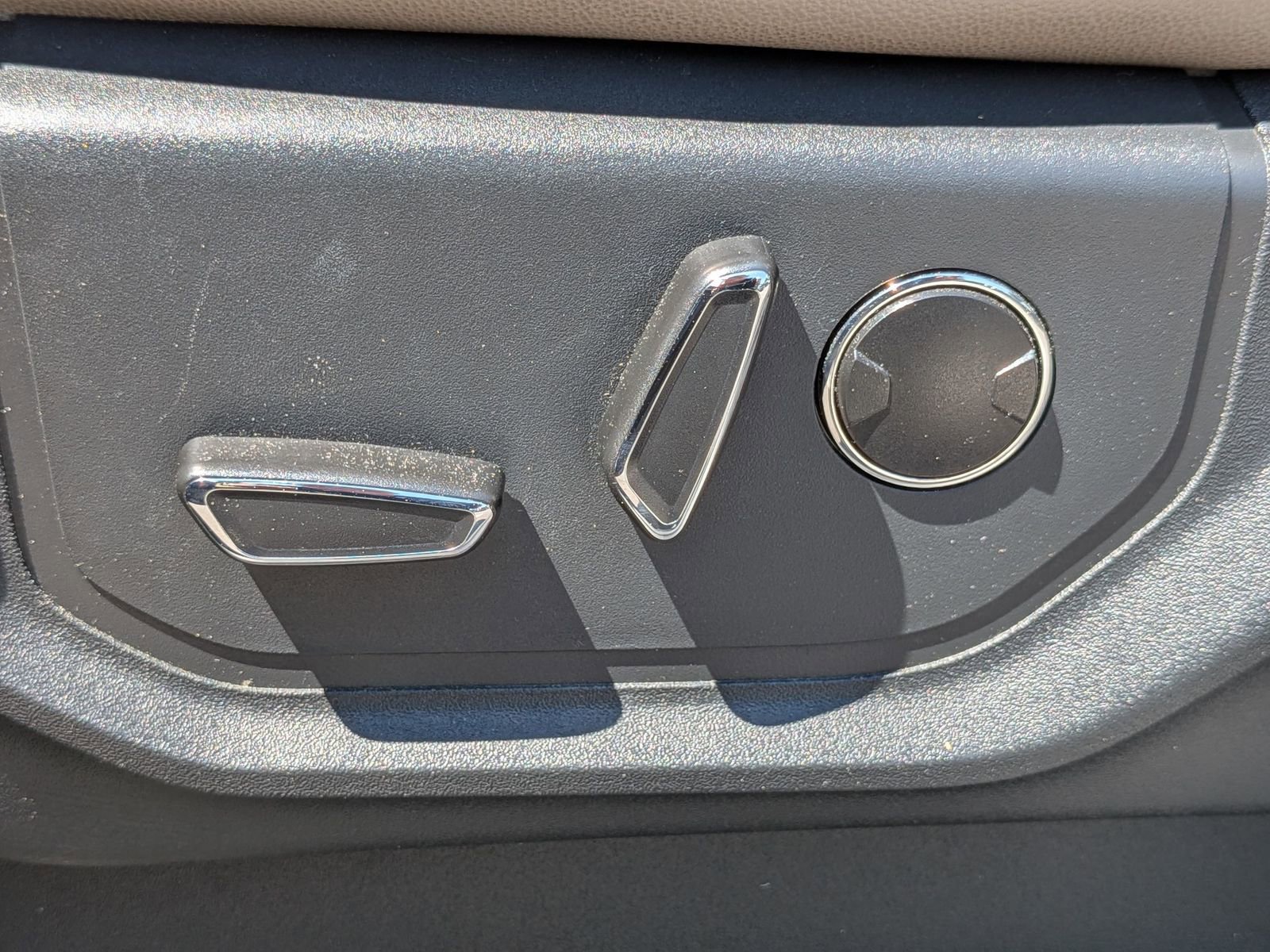 Used 2024 Ford Expedition Limited RWD image 16