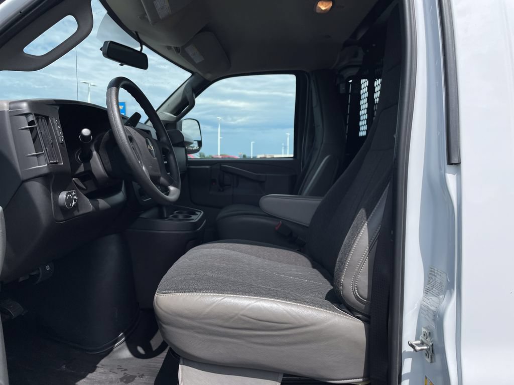 Used 2024 Chevrolet Express 2500 w/ Driver Convenience Package RWD image 16