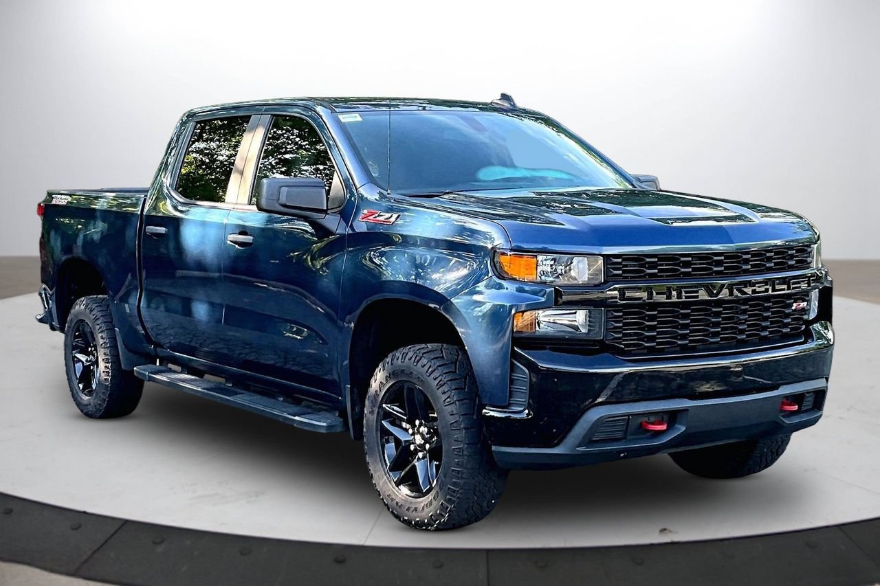 Used 2019 Chevrolet Silverado 1500 Custom Trail Boss w/ Custom Convenience Package AWD/4WD image 2